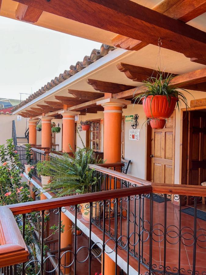 Hotel La Casa De Mama San Cristóbal de Las Casas Exteriör bild